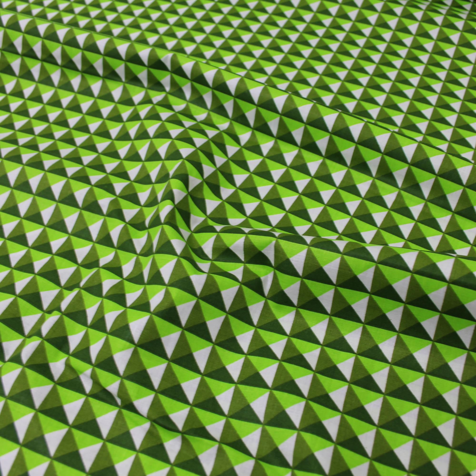 Stoff Meterware 3D Pyramiden Grün Baumwolle